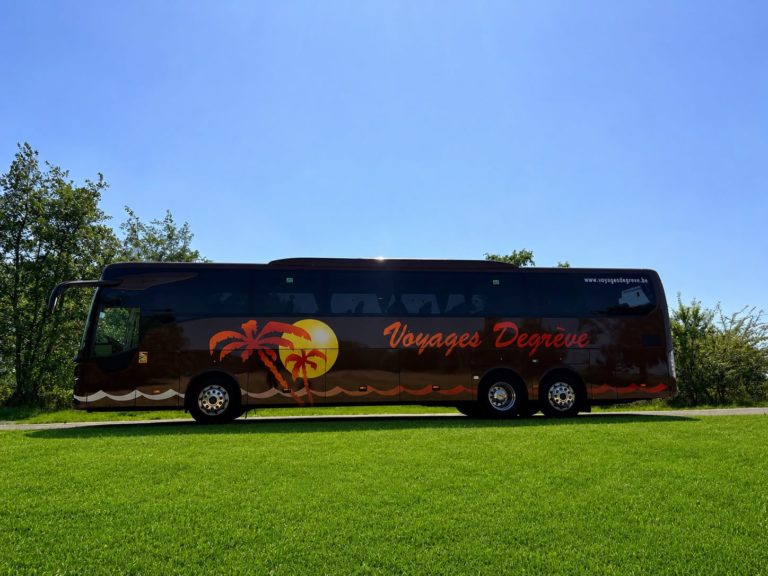 Mercedes Tourismo | 54 places